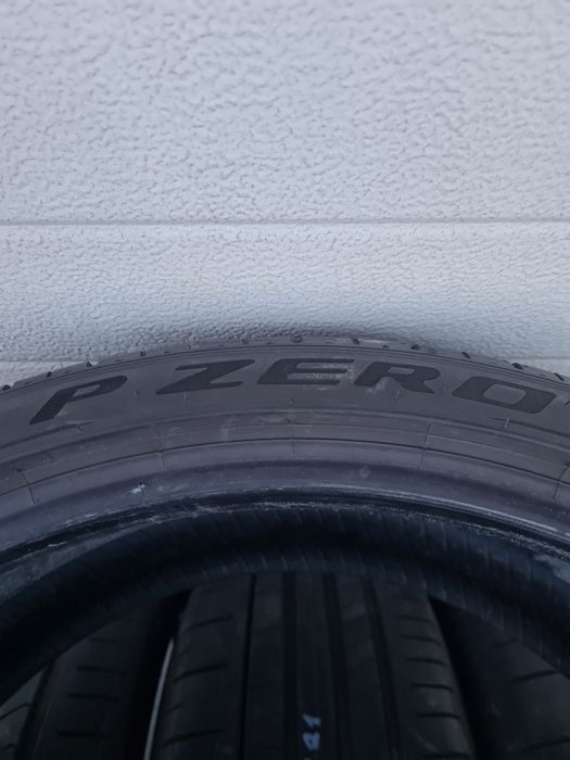 Летни гуми 4 броя PIRELLI PZero 235 35 R20 дот 2221
