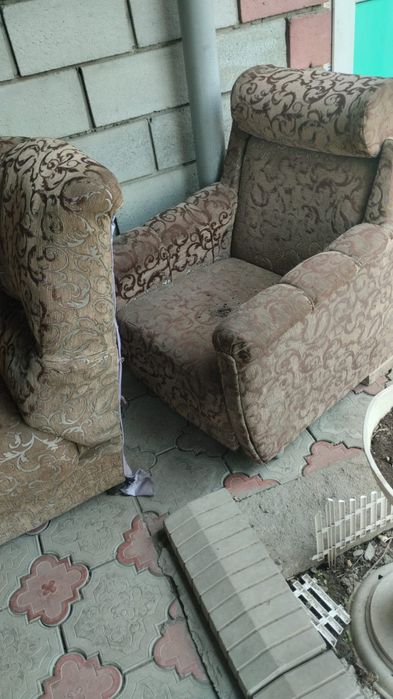 Отдам диван бесплатно