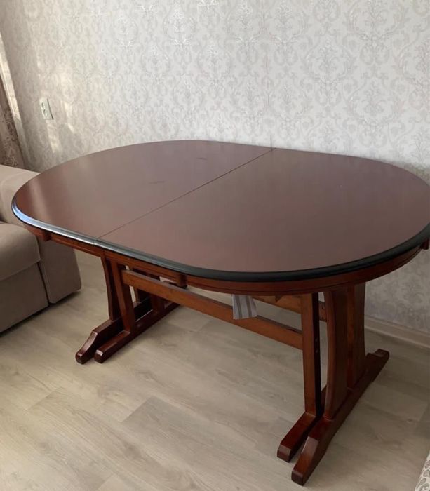 Продам стол мо стульями