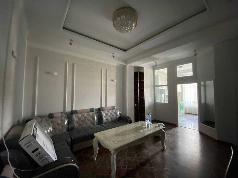 Просторная 2-комнатная квартира в кирпичном доме. Стильный ремонт.;