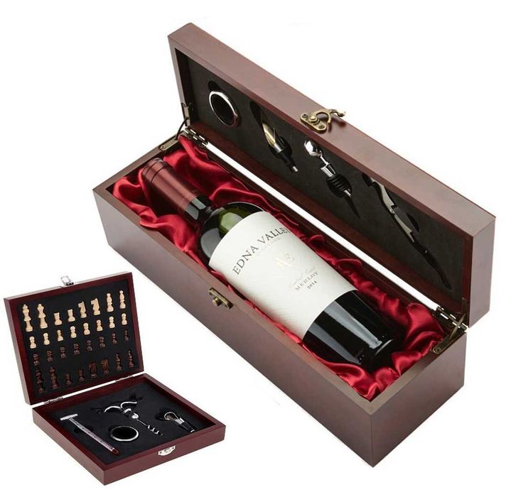ЛУКСОЗНА ДЪРВЕНА КУТИЯ ЗА ВИНО С ШАХ И АКСЕСОАРИ-(ТИРБУШОН ТАПА РИНГ). СОМЕЛИЕРСКИ СЕТ С ШАХМАТ. ПРИНАДЛЕЖНОСТИ ЗА ВИНО. Wine Set Chess Подарък за мъж