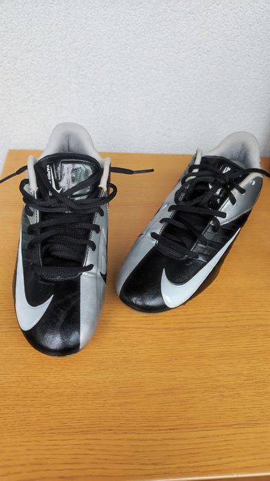 Футболни( обувки )бутонки Nike, 40