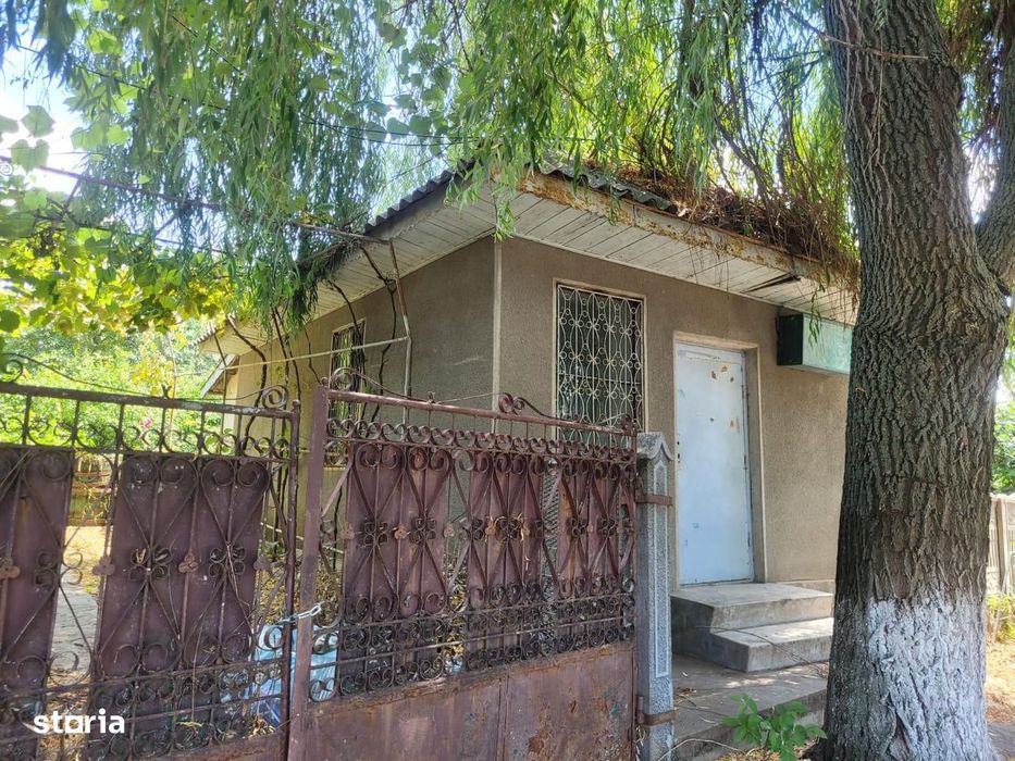 Casă de vânzare!