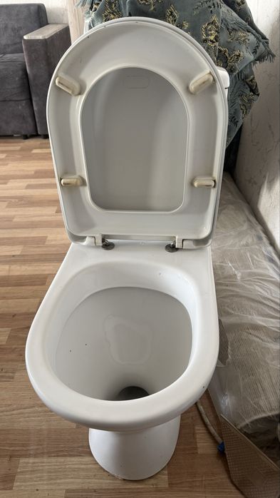 Продам унитаз в хорошем состоянии
