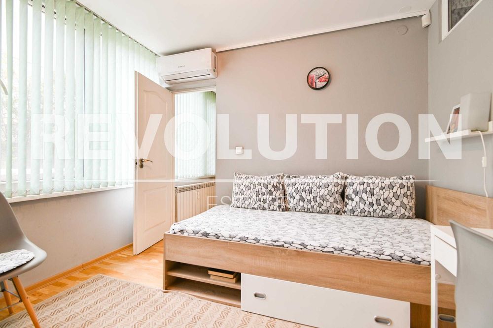 Продава се Тристаен апартамент в София, Изгрев - 90 кв.м за 3556 €/кв.м - Снимка #9