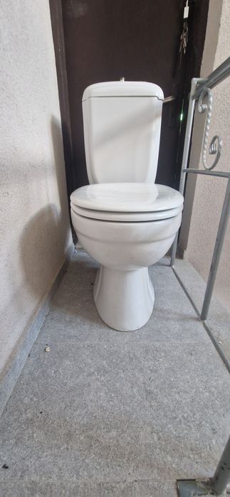 Тоалетна чиния, моноблок с биде. Нова!