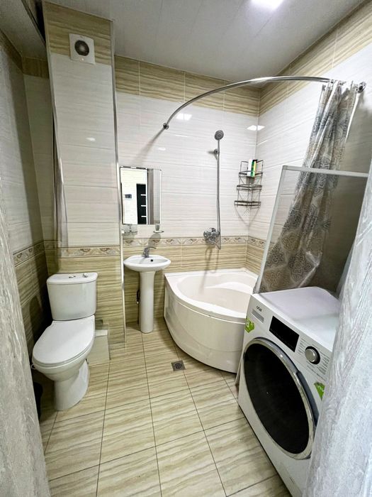 Mirobod bozori yonida kvartira bor.