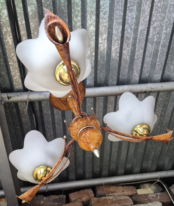 Продам люстры б/у