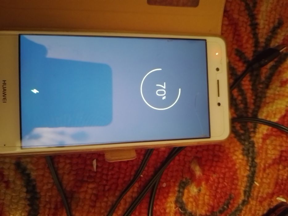 Телефоны с дефектами.