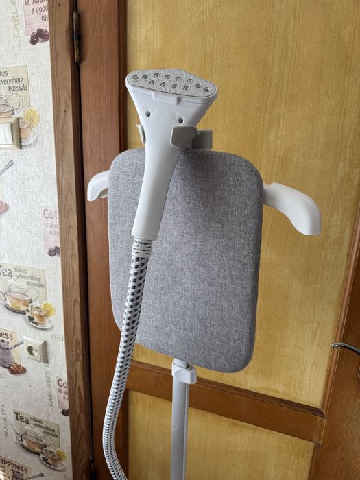 Паровой утюг-отпариватель продам