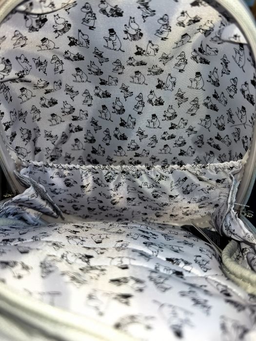 Vând geantă / rucsac carcasă dură Moomin