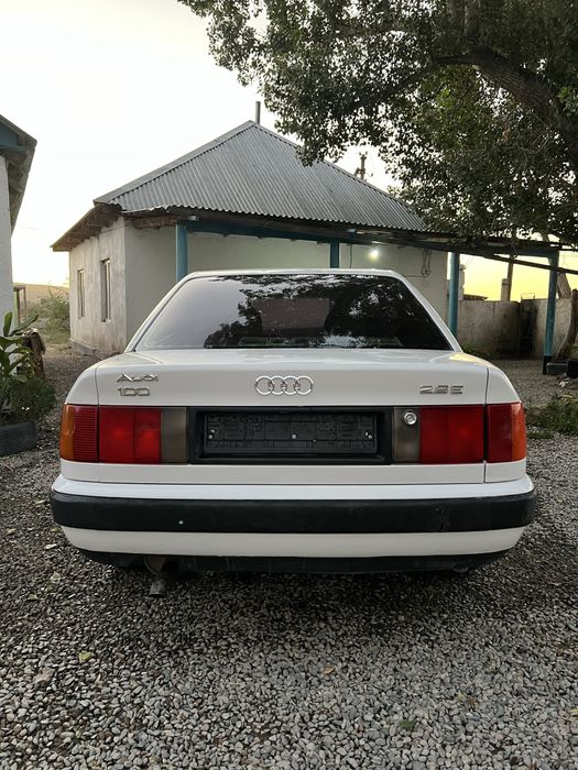 Audi   c4  1991