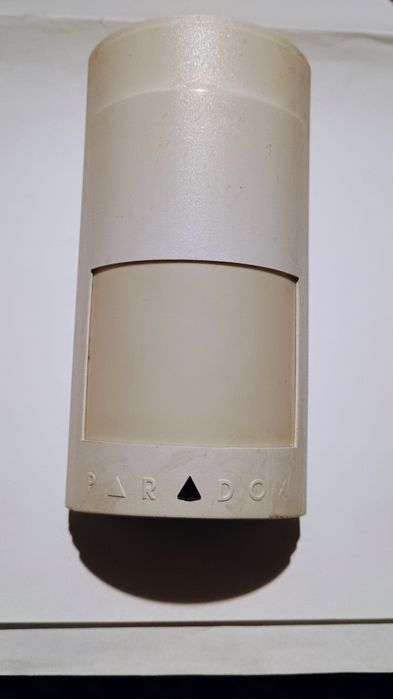 Vând senzori wireless Paradox  PMD85 ,PMD1p,.folosiți .