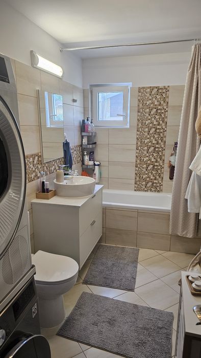 Proprietar - Vând apartament cu 3 camere la 8 min de metrou 1 mai