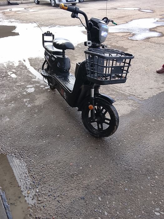 Продам электроскутера двойх за