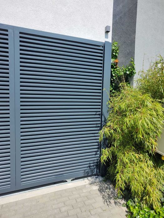 Porți Metalice Automatizate – Confort și Siguranță cu BalustradeTM