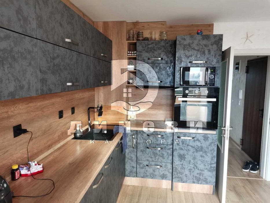 Продава се Тристаен апартамент в Стара Загора, ОРБ - 100 кв.м за 1290 €/кв.м - Снимка #1