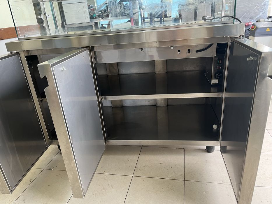 Топла витрина топла