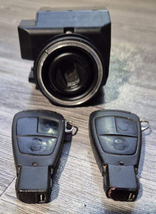 Контактна кутия с ключ рибка ,мерцедес w210