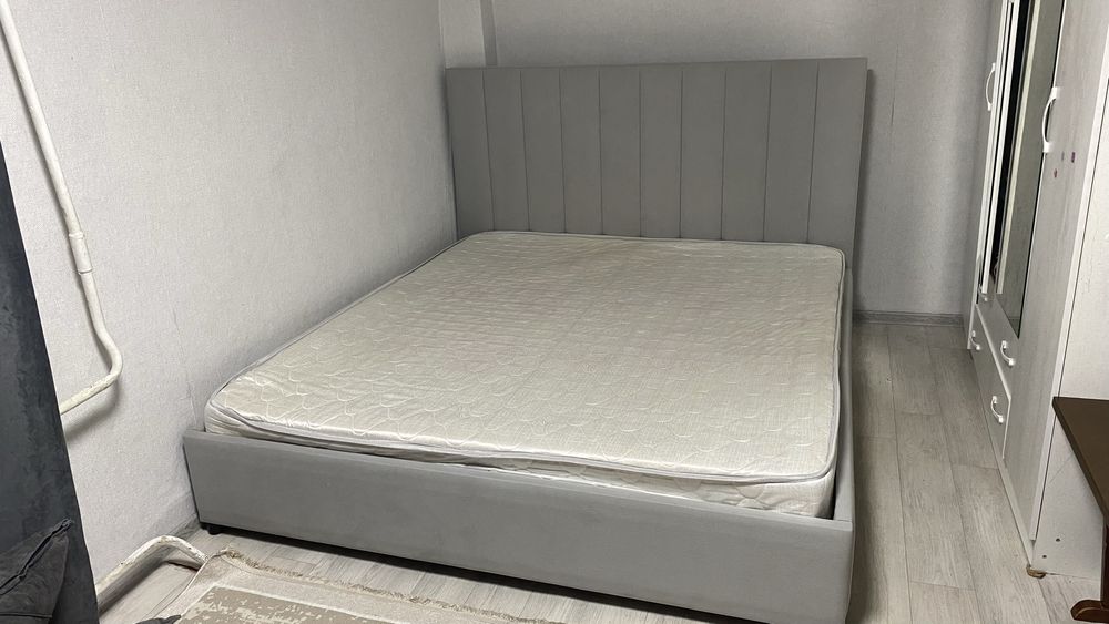 Спальная кровать