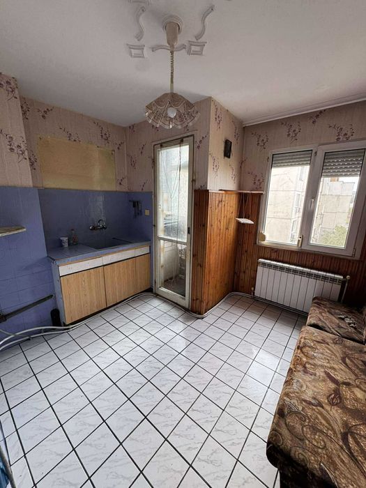 Продава се Двустаен апартамент в Казанлък - 70 кв.м за 948 €/кв.м - Снимка #2