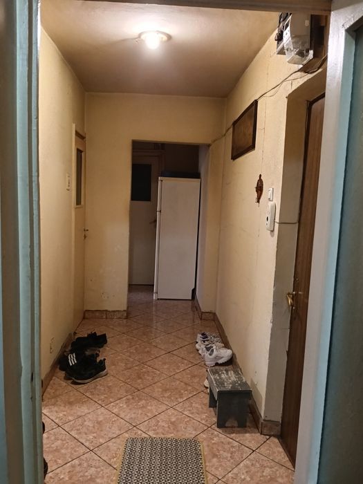 Vând apartament cu 3 camere ,Drumul Timonierului  ,1980,etaj 3