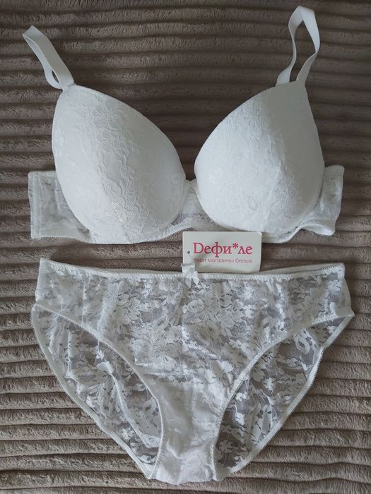 Нижнее бельё.Бюстгалтеры размер 85Д.