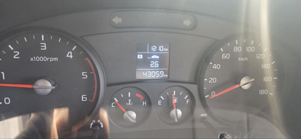 KIA BONGO sotiladi yuk bortli. 2023-yil