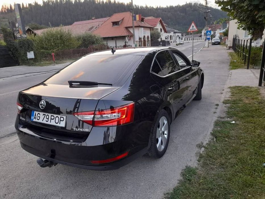 Vând Skoda Superb