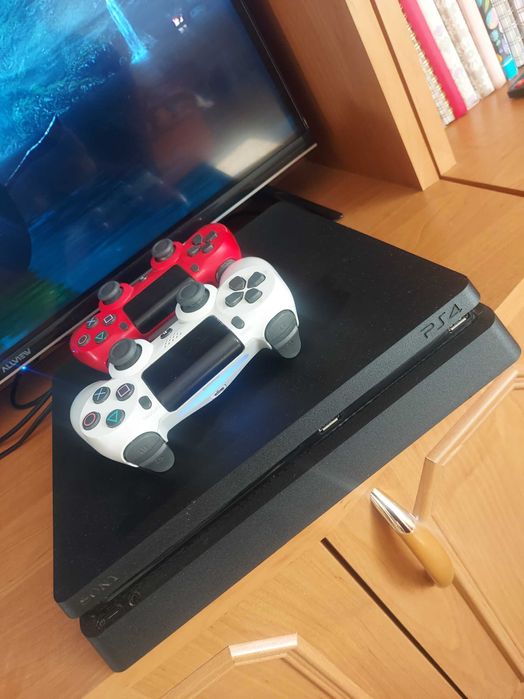 Playstation 4 slim