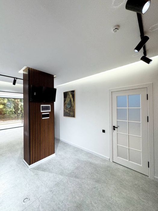 Продаю Новый Hi-Tech Office Ул.Чехова М.Айбек Вдоль Дороги 100м2.