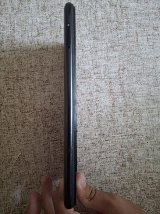 Samsung A10 телефон