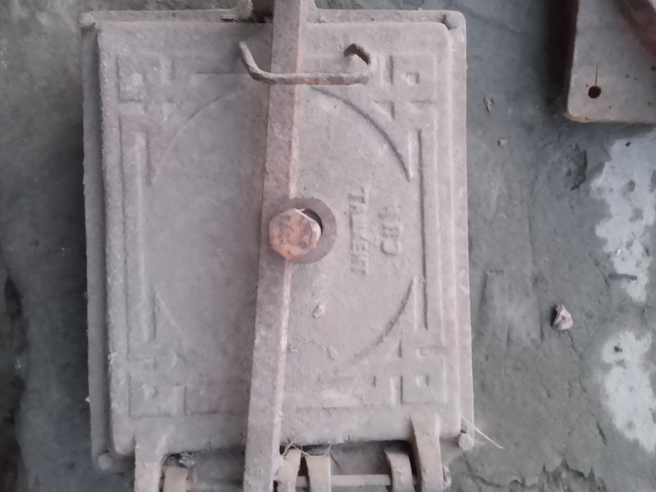 Pechka eshiklari sotiladi