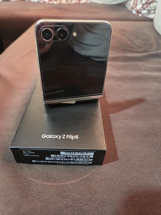 Samsung galaxy Z flip 5