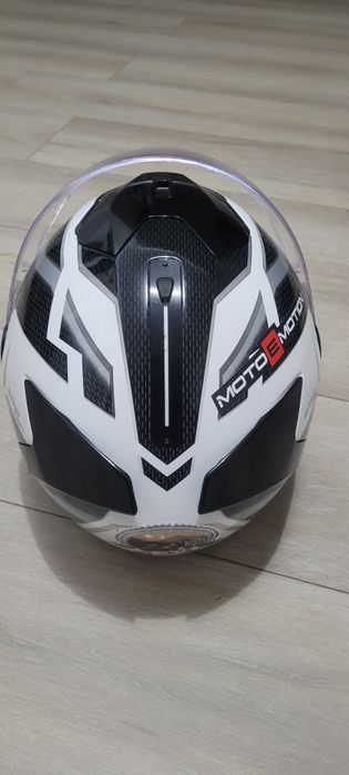 Vând casca moto Shark Spartan S