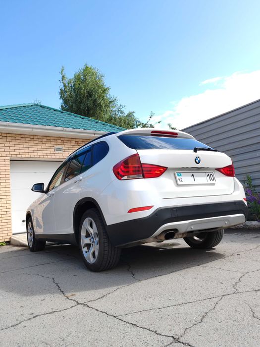 X1 2013 компактный кроссовер