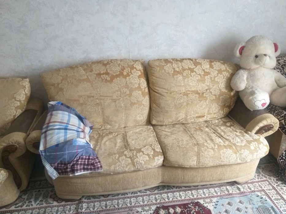 Диван продам срочно!!!  САМОВЫВОЗ!