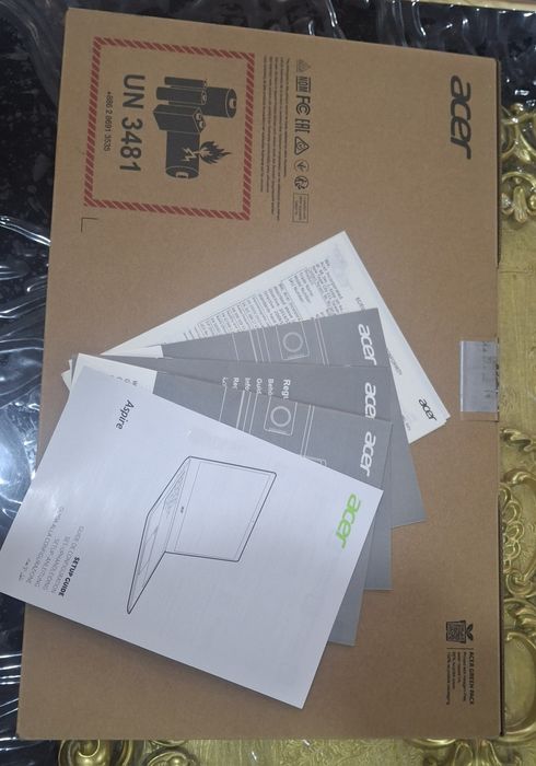 Acer Aspire 3: i7 1165g7 / 8gb / 128gb ssd + 1tb hdd