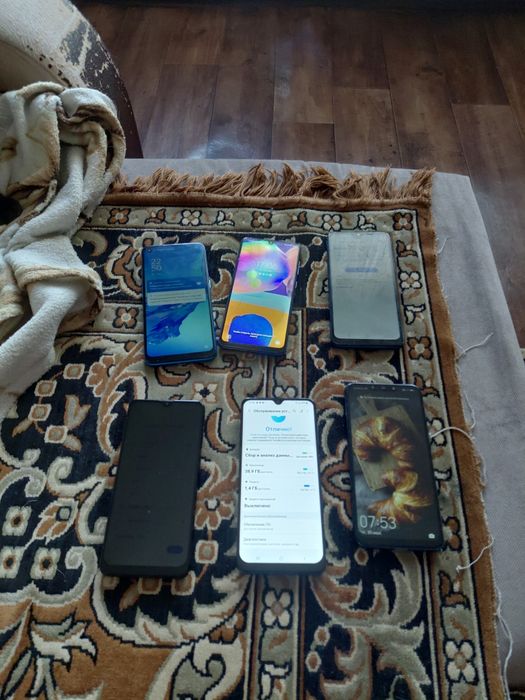 Продам телефоны  4/64GB