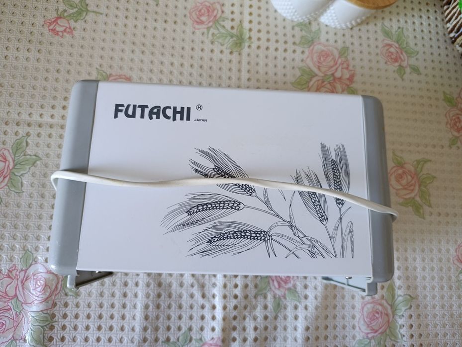 Продам Тостер FUTACHI