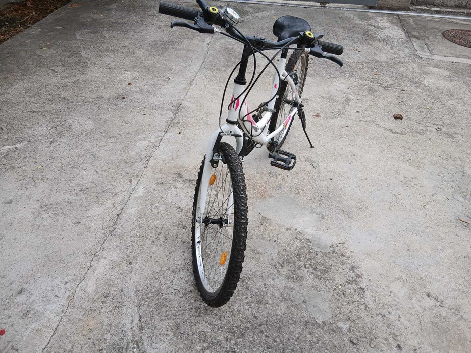 Vând bicicletă de fete 24 inch