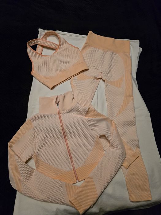 Спортен сет в три части