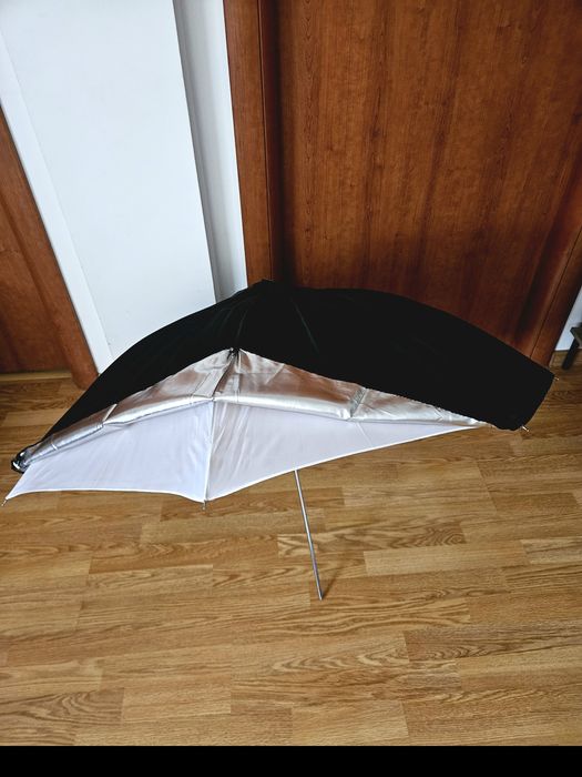 2 x Umbrelă foto studio 2 în 1, 84 cm, alb/negru – ca nouă