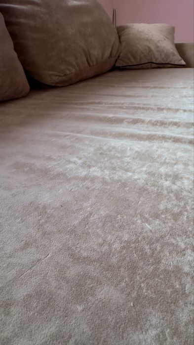 Диван цвета хаки