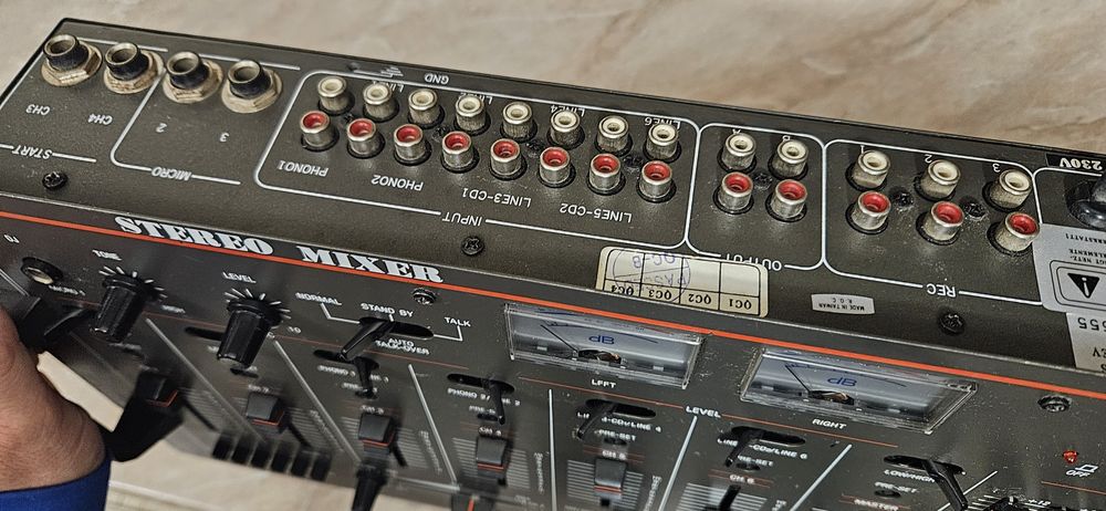 Mixer audio funcțional