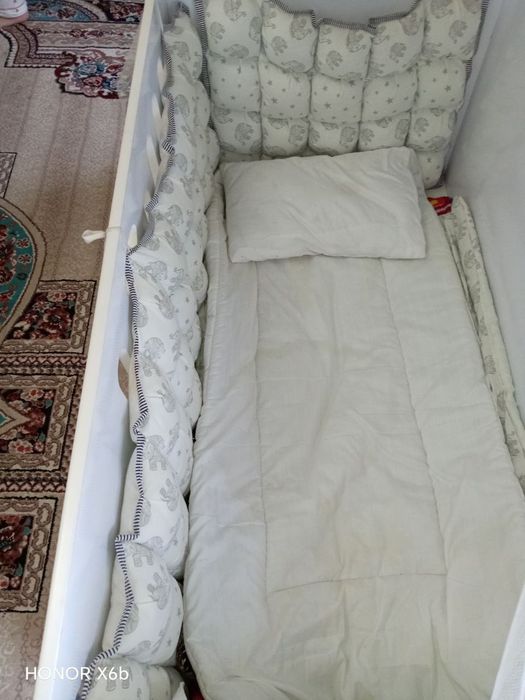 0 yoshdan 3-4 yoshgacha bolgan bolalar uchun  karavot