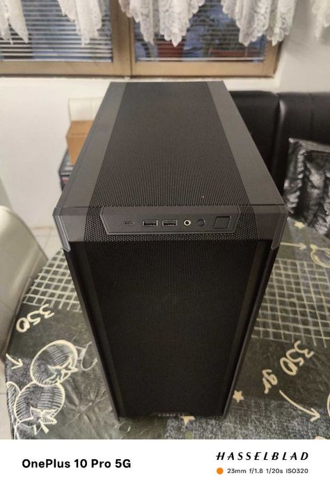 Геймърска конфигурация Ryzen 7 5700 \\ 16GB \\ RX 6800XT 16GB \\ 1000W Gold