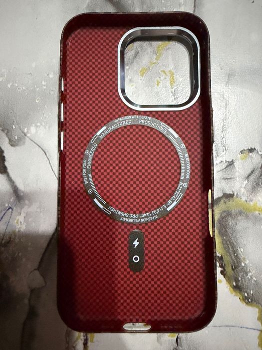 Продам чехол на iPhone 16 pro