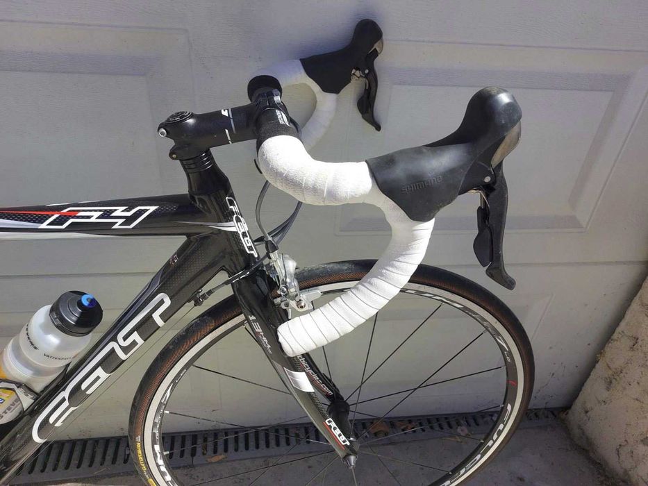 FELT Ultegra Състезателен Велосипед 28 цола