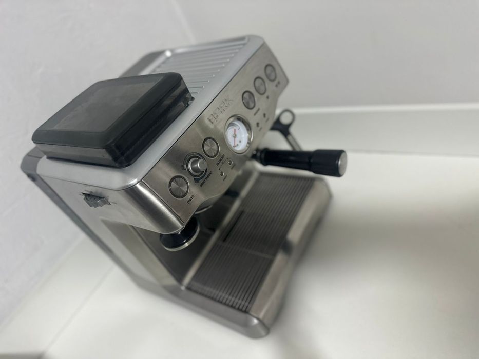 Кофемашина Bork c801